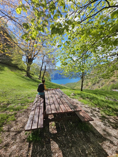 Lago di Como a Graubünden 20 apríl 2024