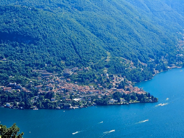 Vertical del Lago di Como Vertical del Lago di Como May 2025